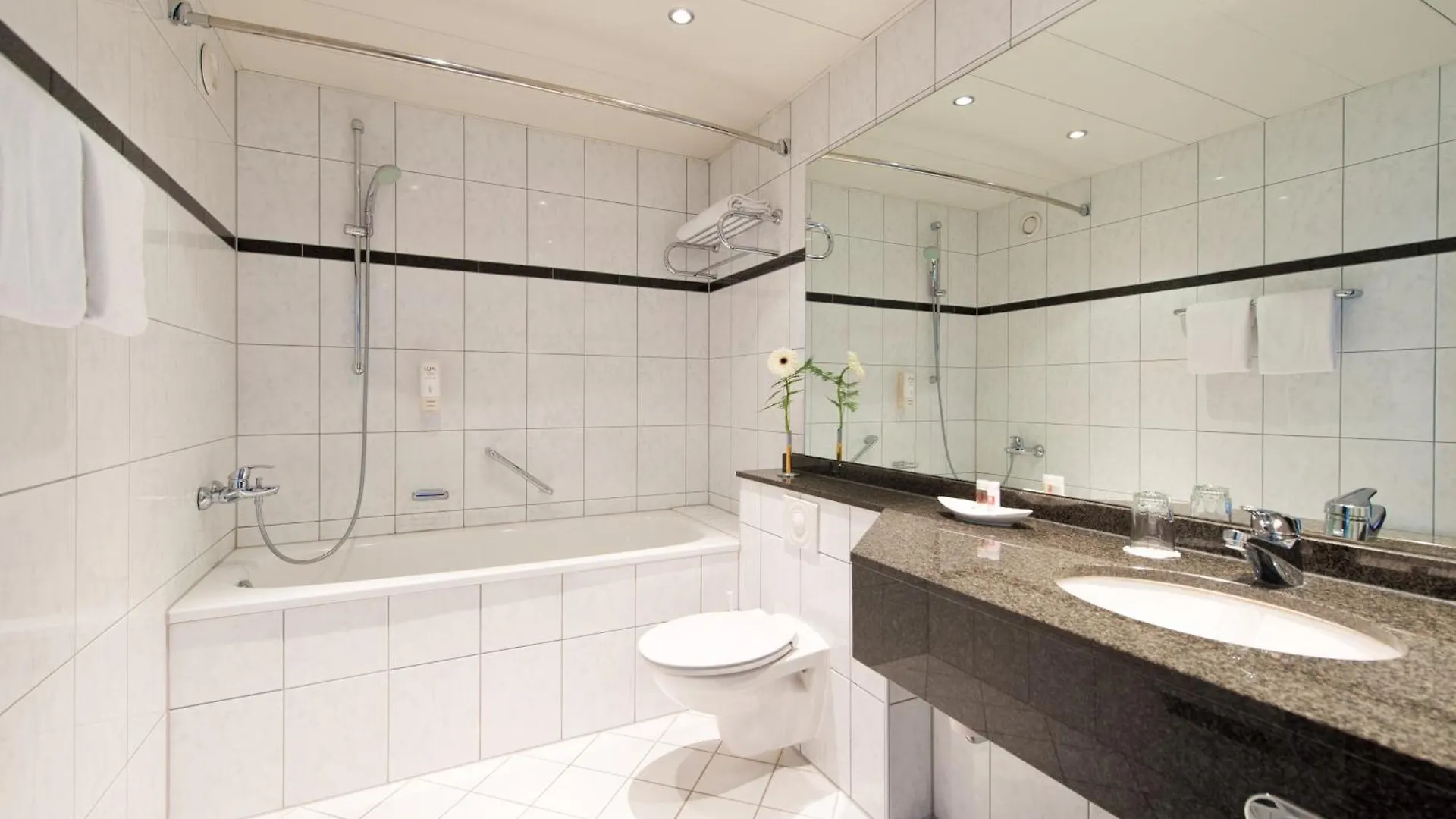 Leonardo Hotel Koeln Bonn Airport